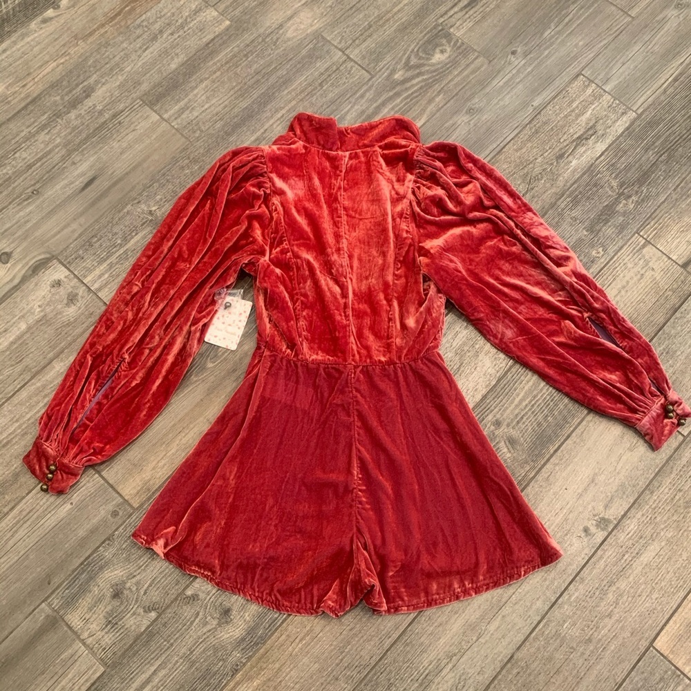 Last 1 NWT $200 Free People One Carnaby Velvet Romper Shorts Size 0 Red Deep V - Picture 8 of 15